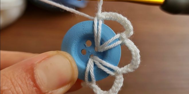 Super Easy Crochet Knitting with a button