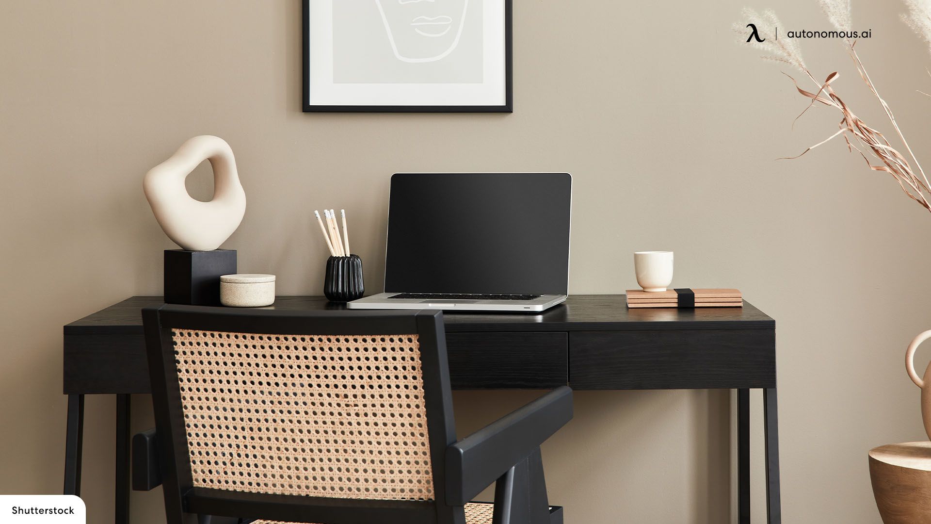 Black Desk: The Perfect Addition to Your Home Office