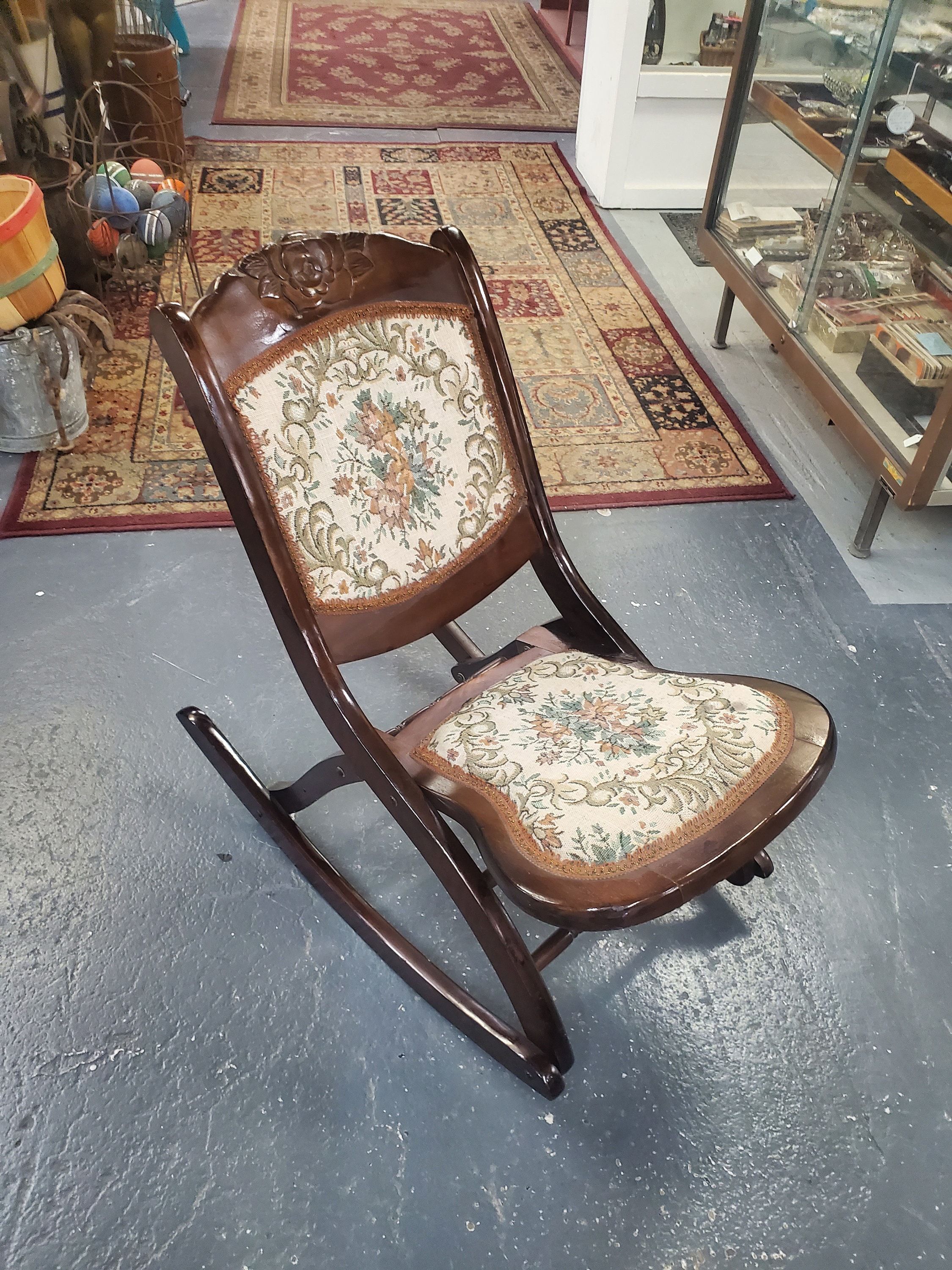 Antique Folding Rocking Chair: A Vintage Gem for Your Home