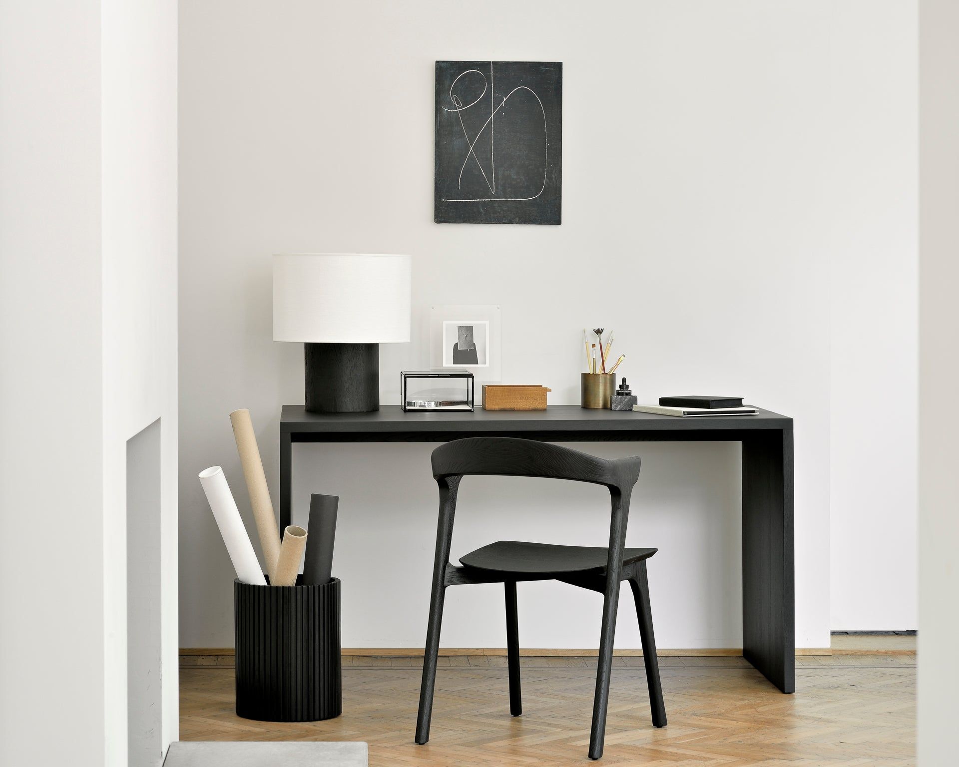 Black Desk: The Perfect Addition to Your Home Office