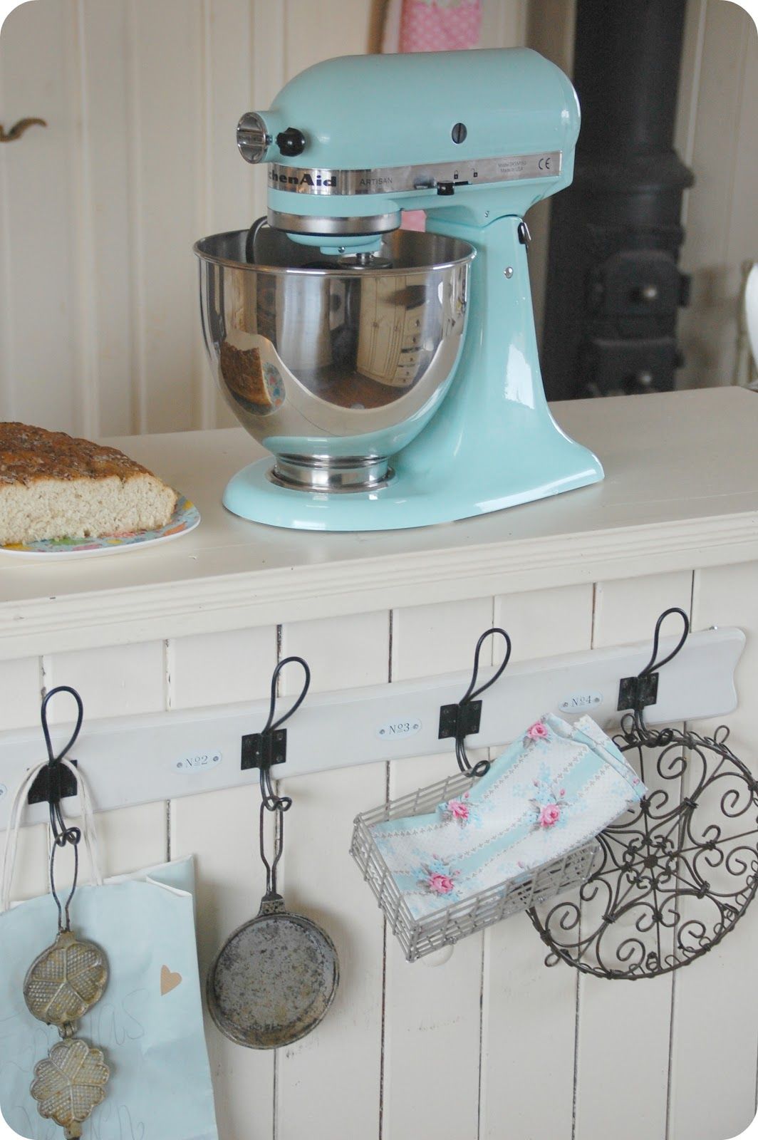 Blue Vintage Kitchen AI: How This Retro-Inspired Technology is Revolutionizing Cooking