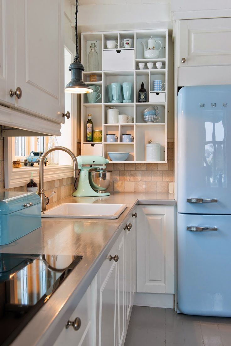 Blue Vintage Kitchen AI: Retro Charm meets Modern Technology