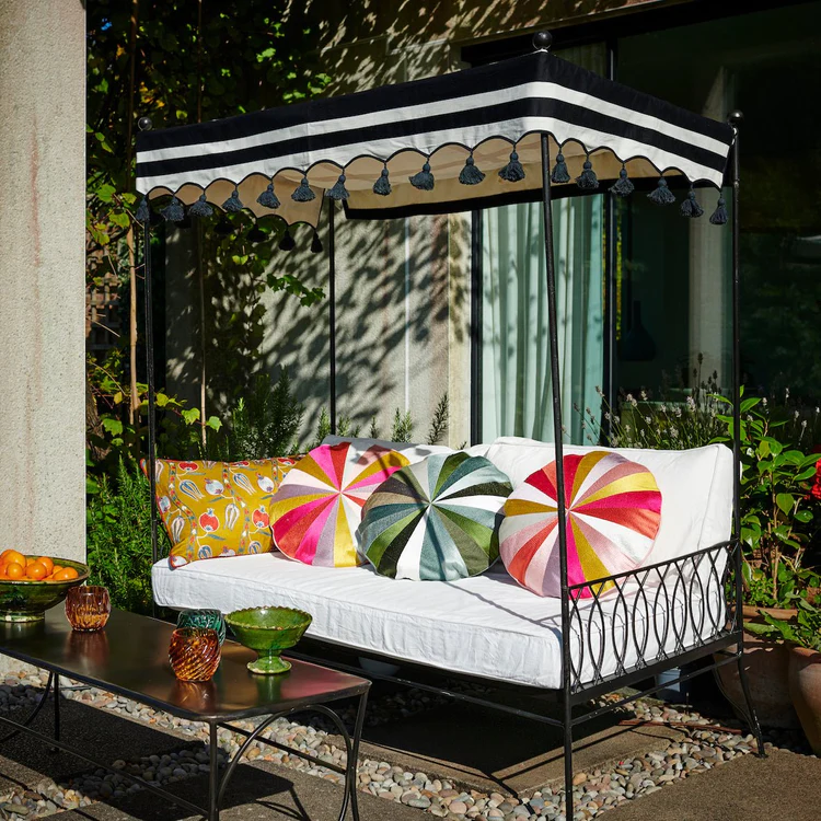 Canopy Daybed Ultimate Guide for Outdoor Relaxation