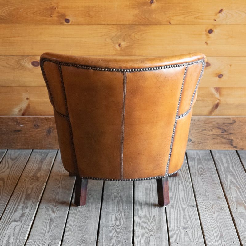 Leather Club Chair - A Timeless Piece for Any Living Space