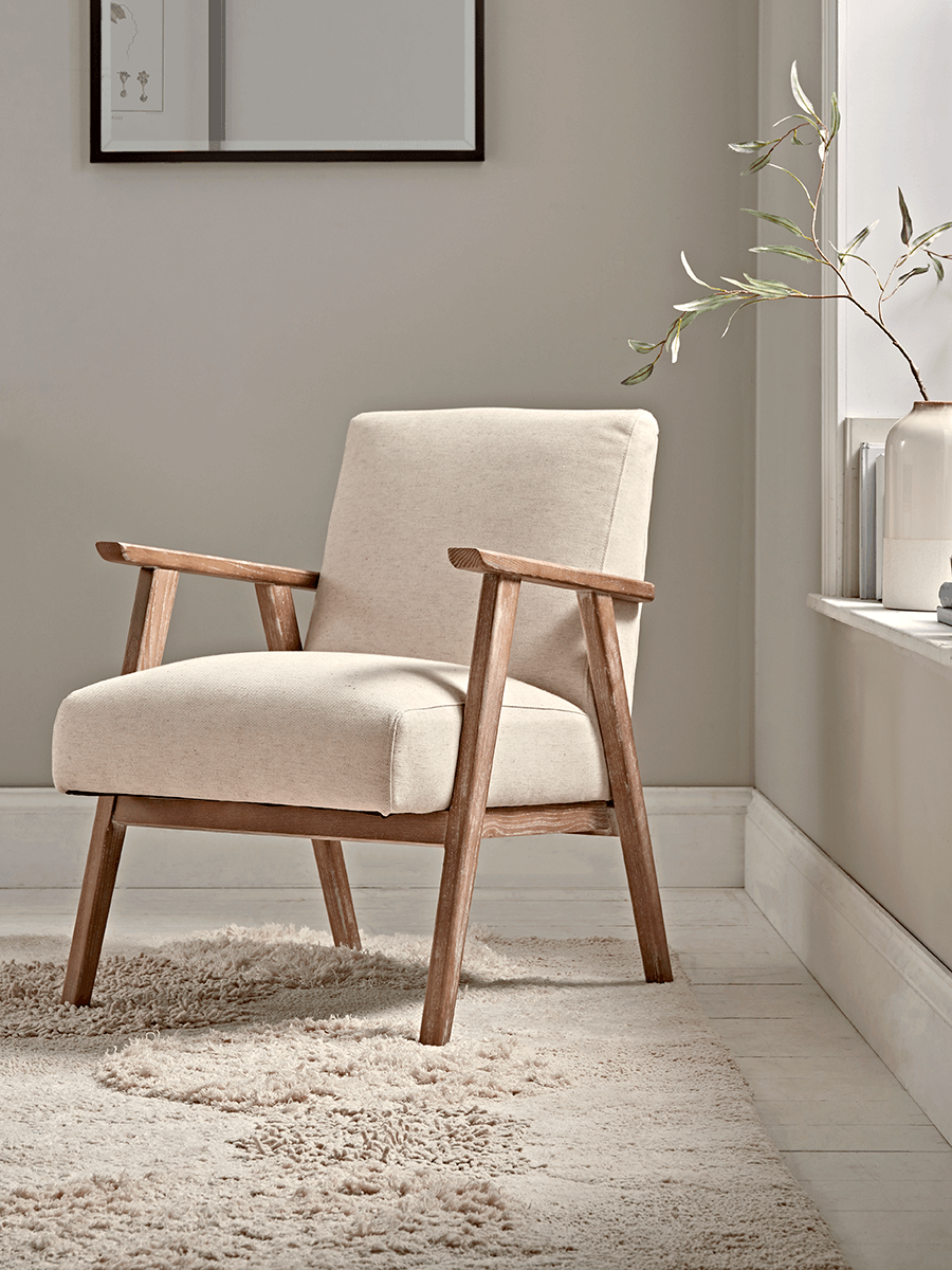 Living Room Chairs - Finding the Perfect Seating Option