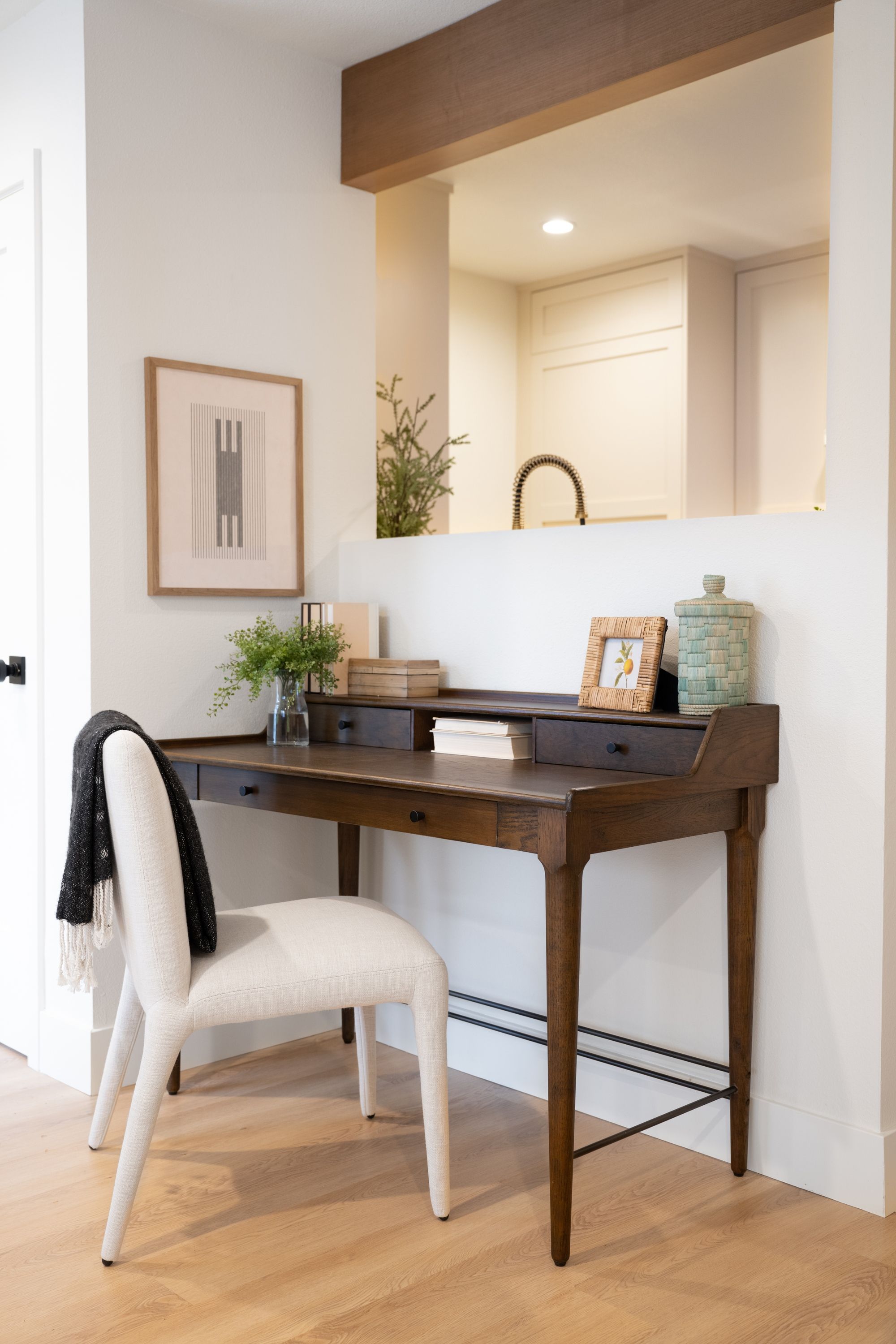 Modern Small Writing Desks for Stylish and Compact Workspaces