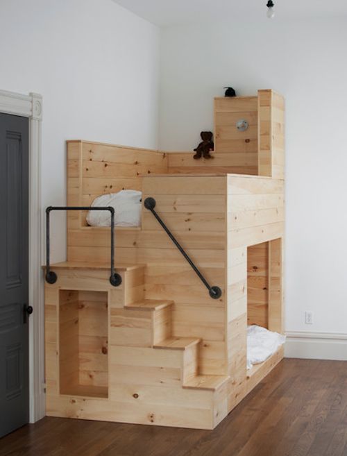 Modern Wooden Bunk Bed Perfect for Kids' Bedrooms