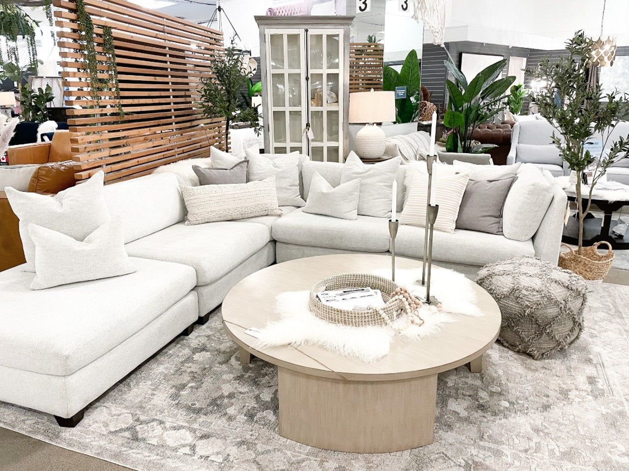 Purchasing Sectionals: Your Ultimate Guide to Finding the Perfect Lounge Decor