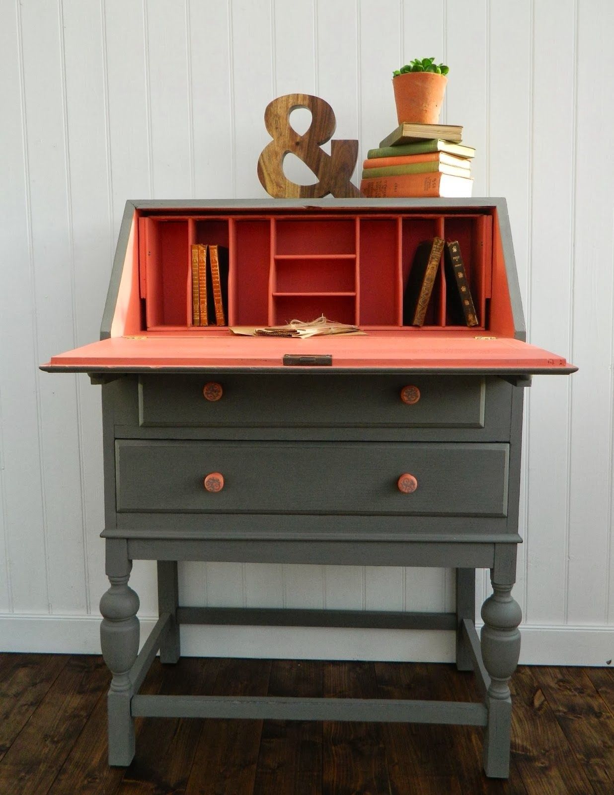 Secretary Desk The Classic Piece of Furniture for Every Home