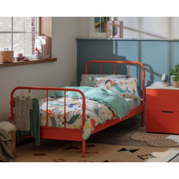 Single Bed - A Cozy Retreat for One