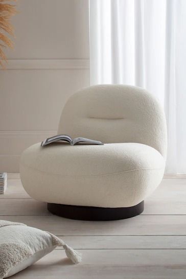 Small Comfy Bedroom Chairs for Cozy Living Spaces