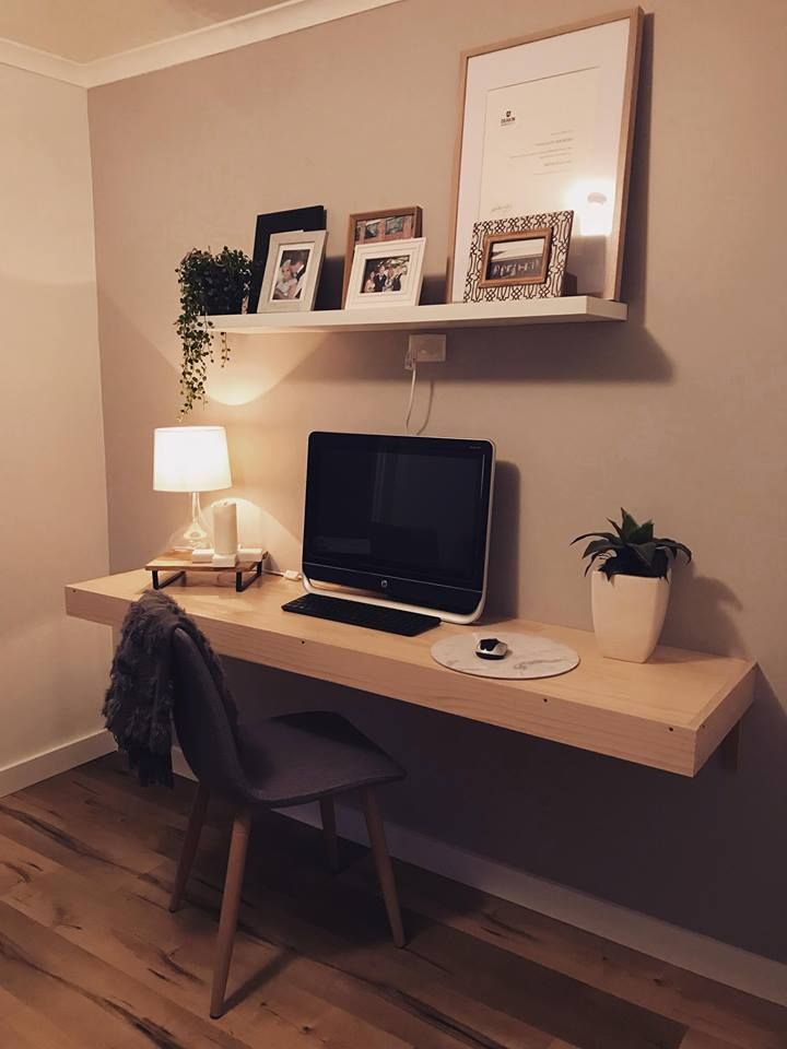 Small Computer Desk - The Perfect Solution for Limited Space