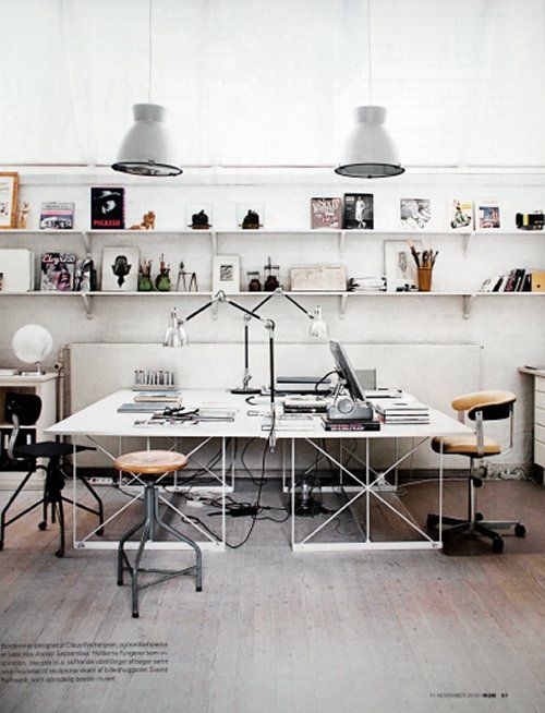 Small Office Tables Essential For Any Workspace