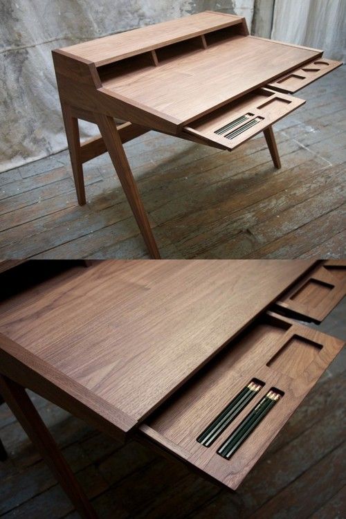 Table Desk for a Modern Office Environment