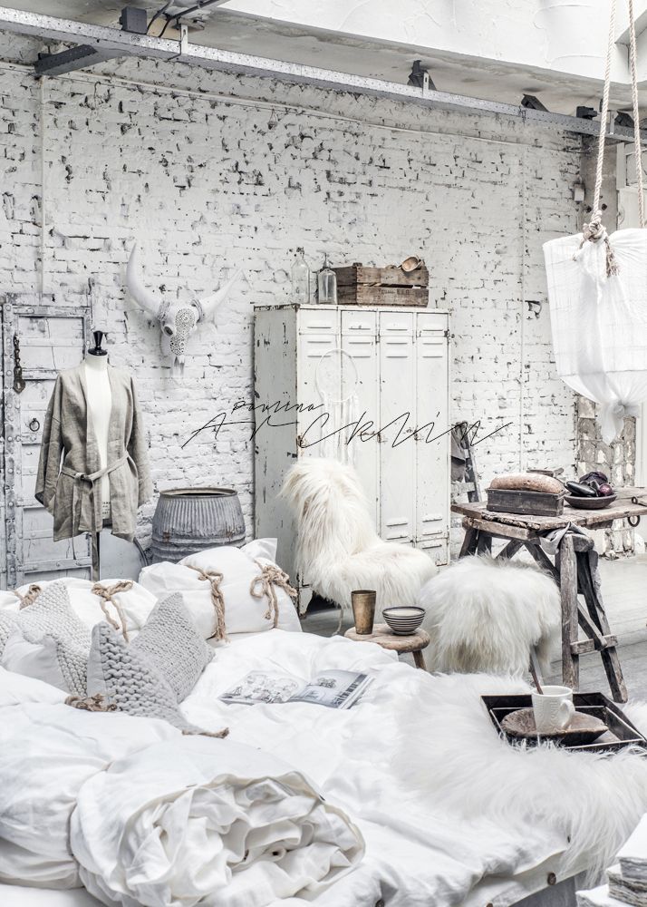 White vintage decor ai - creating timeless charm