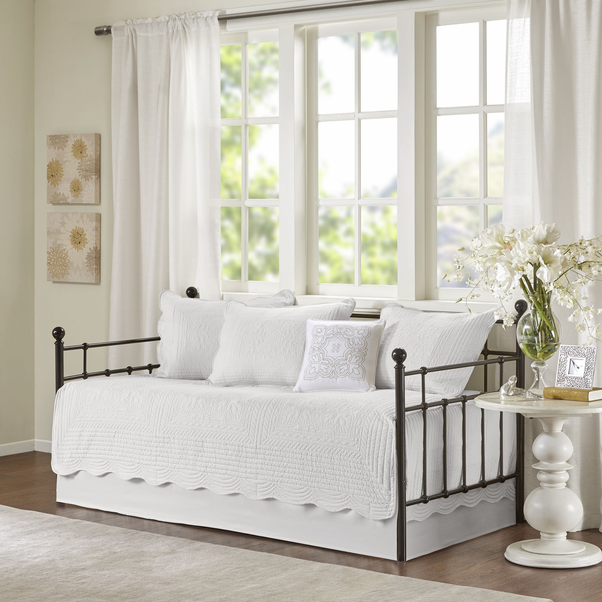 Daybed Bedding Sets for Cozy and Stylish Spaces