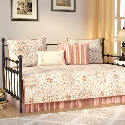 Daybed Bedding Sets for a Stylish and Functional Bedroom