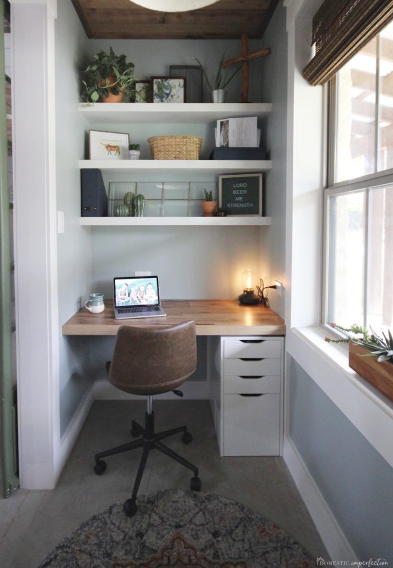 Small Home Office Desk for Productivity and Space Optimization